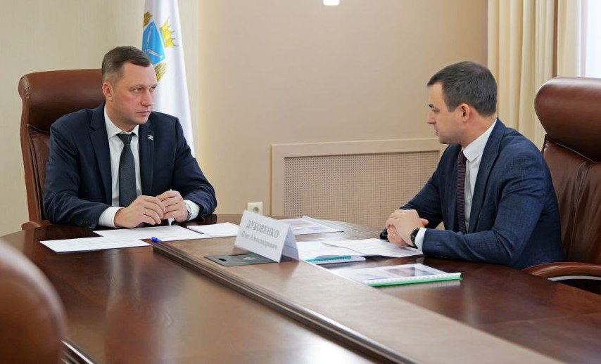 Роман Бусаргин обсудил поддержку саратовских спортивных клубов с министром Дубовенко